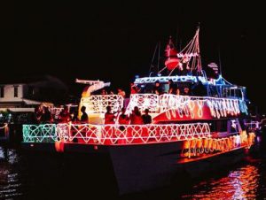 whats-on-Capeview-Apartments-Christmas-Boat-Parade-Mooloolaba